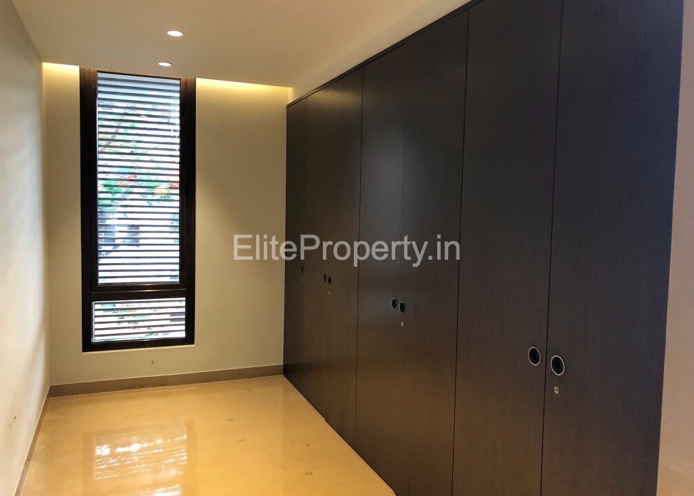 5-BHK-Luxurious-Duplex-Apartment-Panchsheel-Park-Delhi